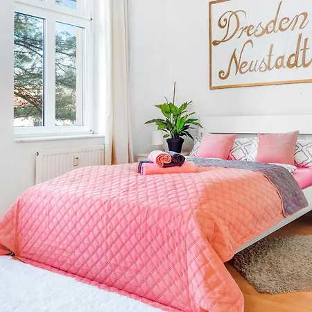 Bis 6 Personen - Helle, Ruhige Whg, 2 Baeder, Dd Neustadt - Lage Апартаменты Дрезден