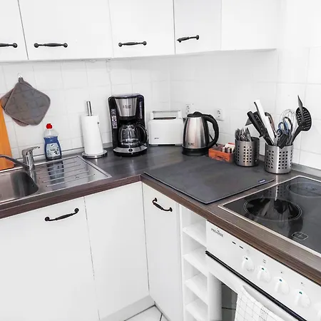 Apartment Bis 6 Personen - Helle, Ruhige Whg, 2 Baeder, Dd Neustadt, Top Lage