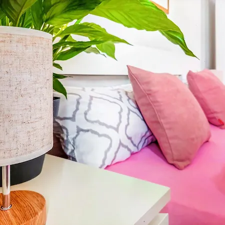 Bis 6 Personen - Helle, Ruhige Whg, 2 Baeder, Dd Neustadt - Lage Апартаменты Дрезден